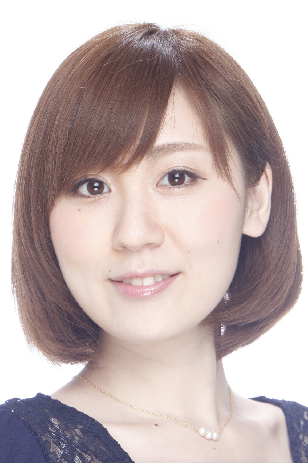 小若和郁那 as Rie Kurebayashi (voice) in The Summer Hikaru Died