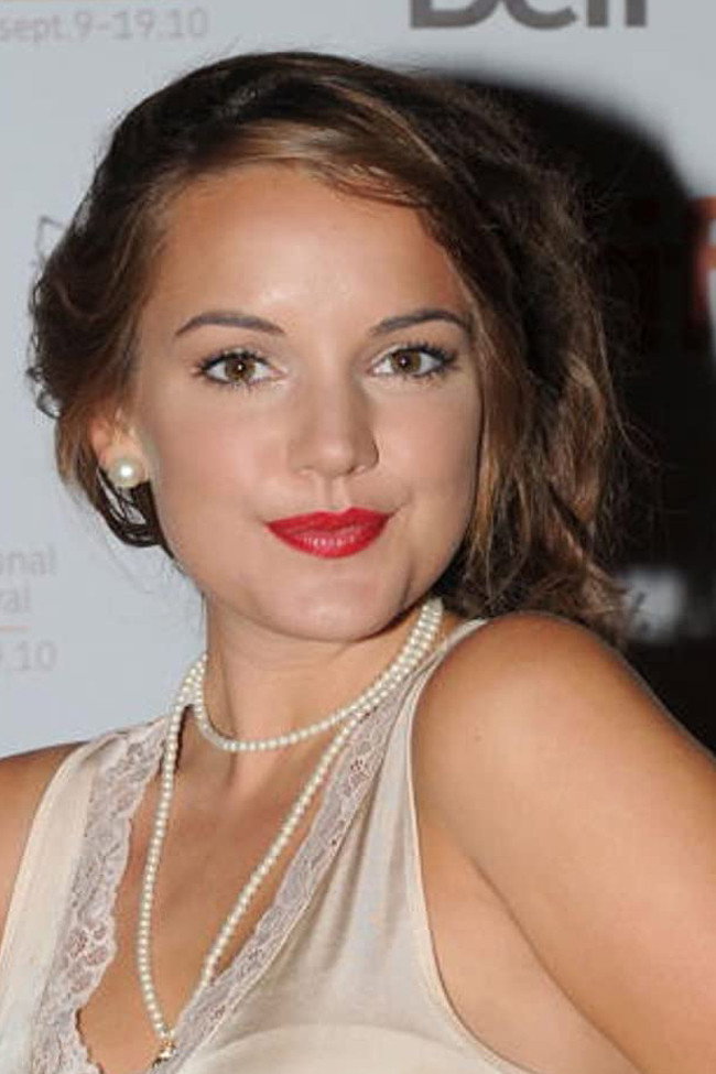 Laura-Leigh as Nikki Shannon in The Client List