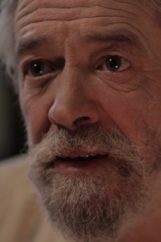 Pedro Monteiro as Romeiro in On the Phone with God