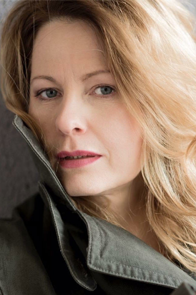 Ewa Skibińska as Karolina Fiszer in Powrót do życia