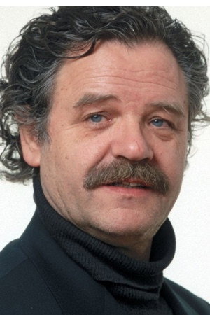 Gunter Berger as Dr. Bernd Rogge in Freunde fürs Leben