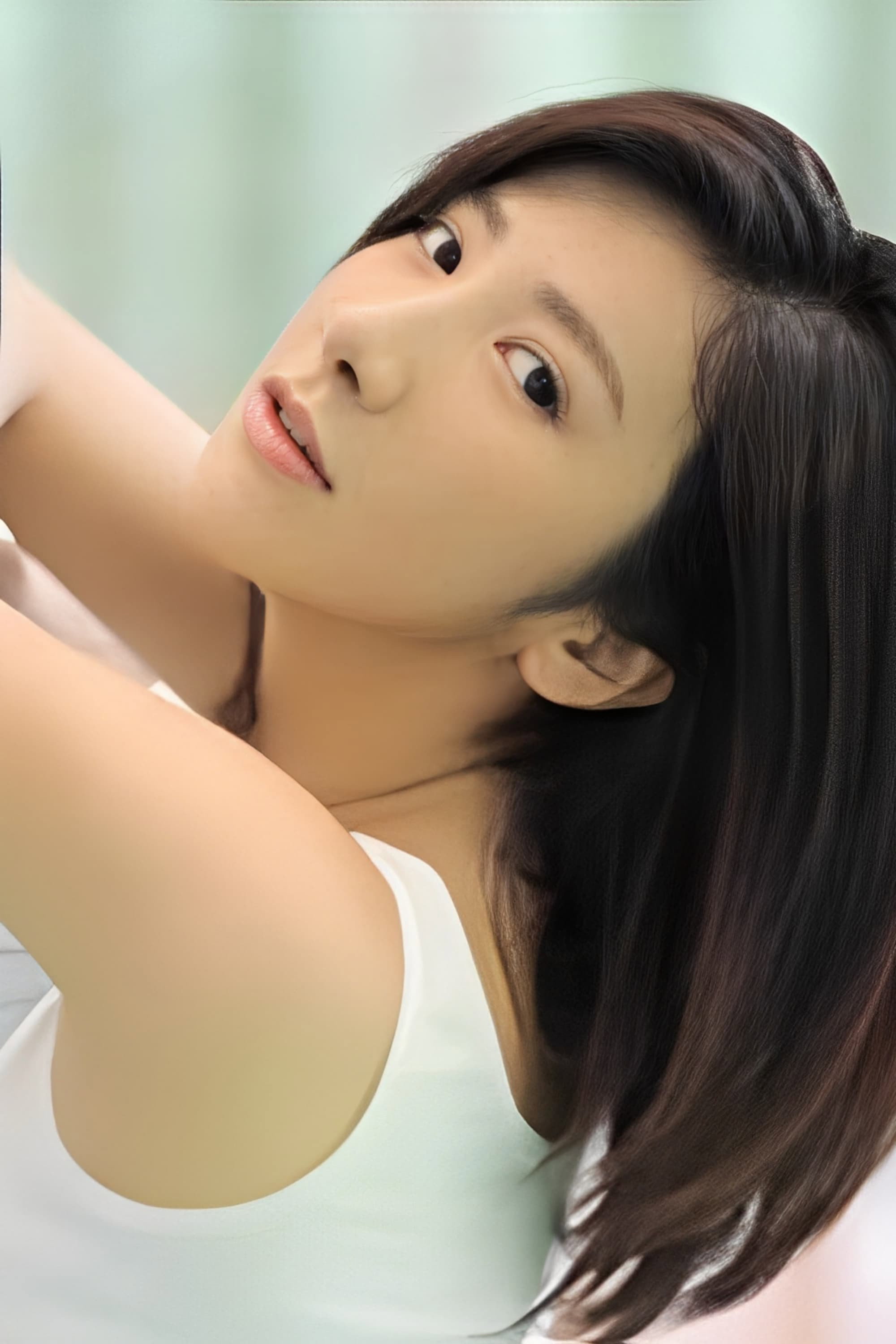 洪冰瑶 as Han Yan Min in Legend of the Raiders