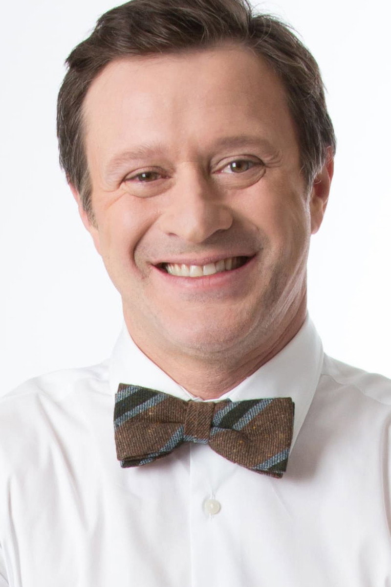 Stéphane Fallu as Self - Host in Humour local