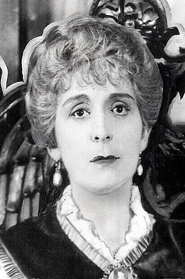 Clarissa Selwynne as Lady Mary Lyster in The Marriage of William Ashe