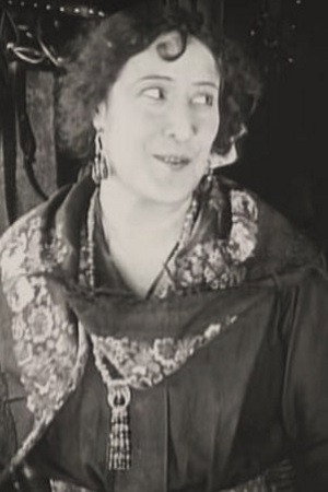 Rosita Marstini as Caius' Bride (as Countess de Merstina) in When Rome Ruled