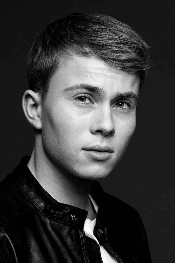 Lasse Fogelstrøm as Frederik in Baby Pyramid
