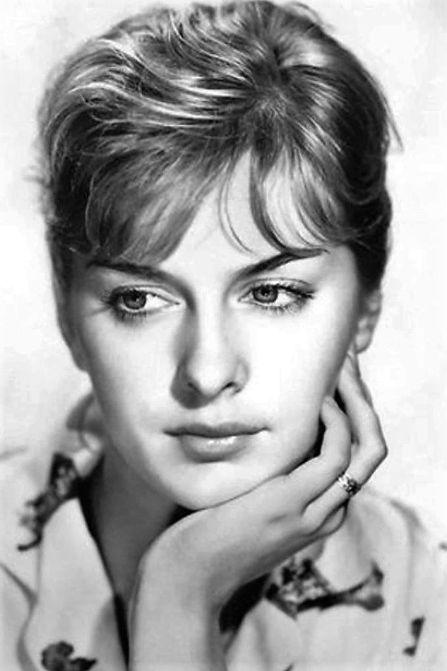 Federica Ranchi as Ginevra in The Black Archer