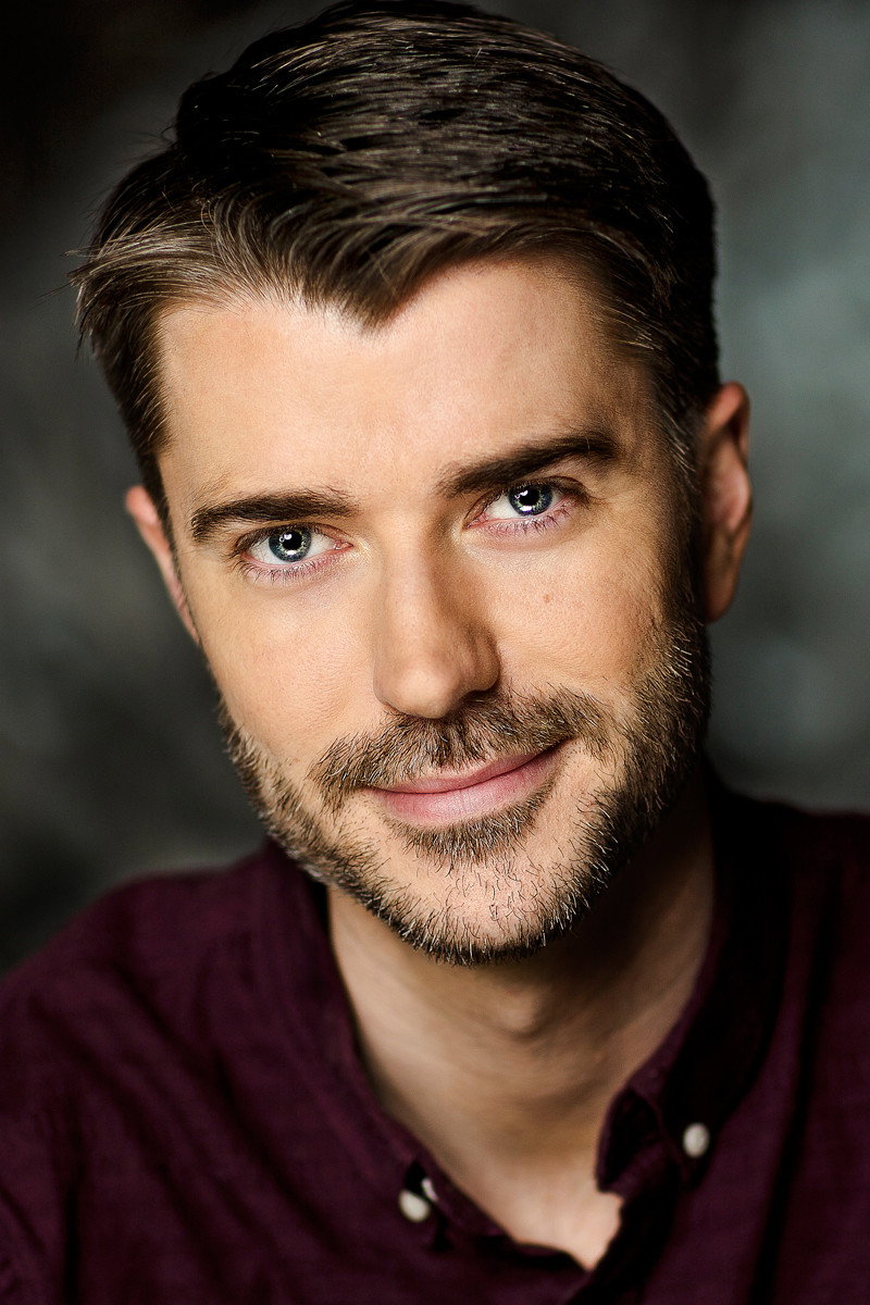 Jordan Gray as Ed in Rive