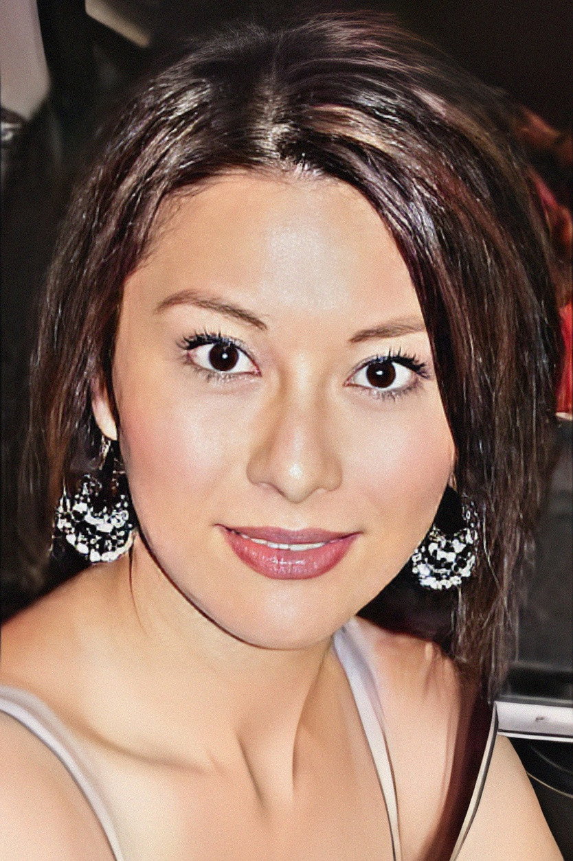 Bonnie Lai Suk-Yin as 舒寧 in Vampire Expert