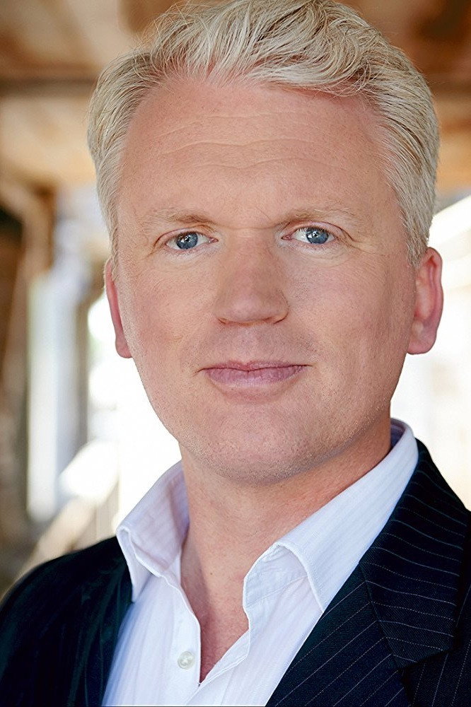 Jason Bryden as Rick Beverley in Dr. Dolittle: Million Dollar Mutts