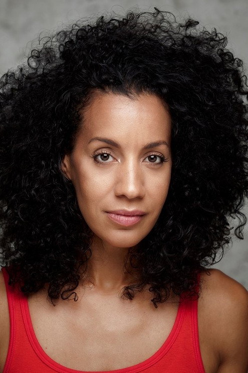 Robyn Kerr as Waitress in Hank and Asha