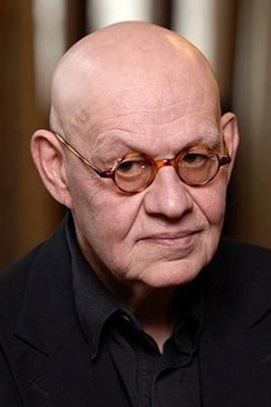 Ignaz Kirchner as Hauptfeldwebel Futterknecht in NVA
