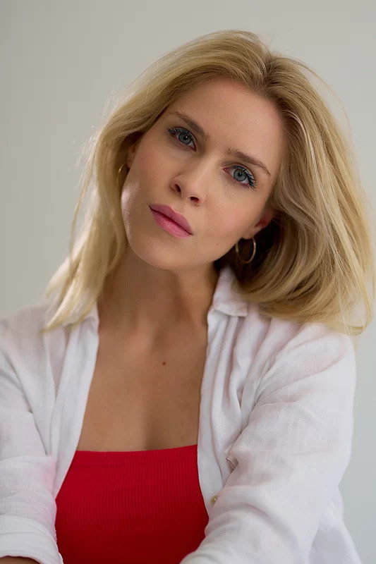 Maša Đorđević as Nina in Sunday