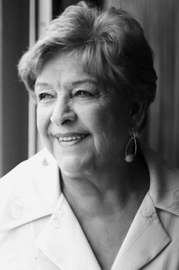 Pásztor Erzsi as Ilonka néni in A Karantén Zóna