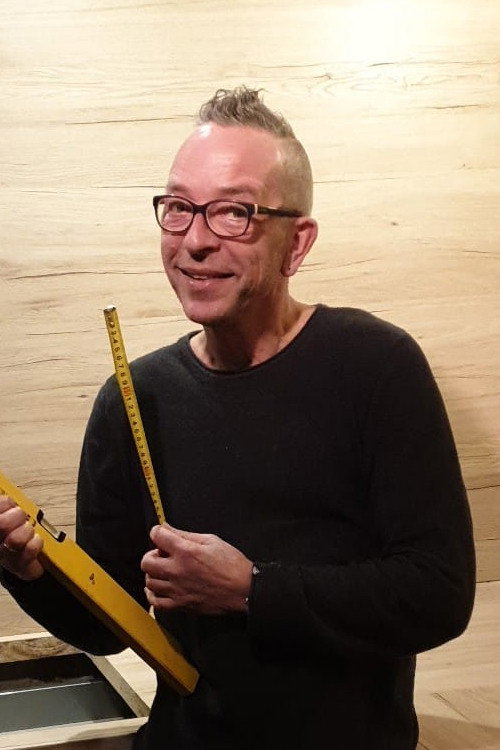 Jan Altena as Orry in PéPéTéVé