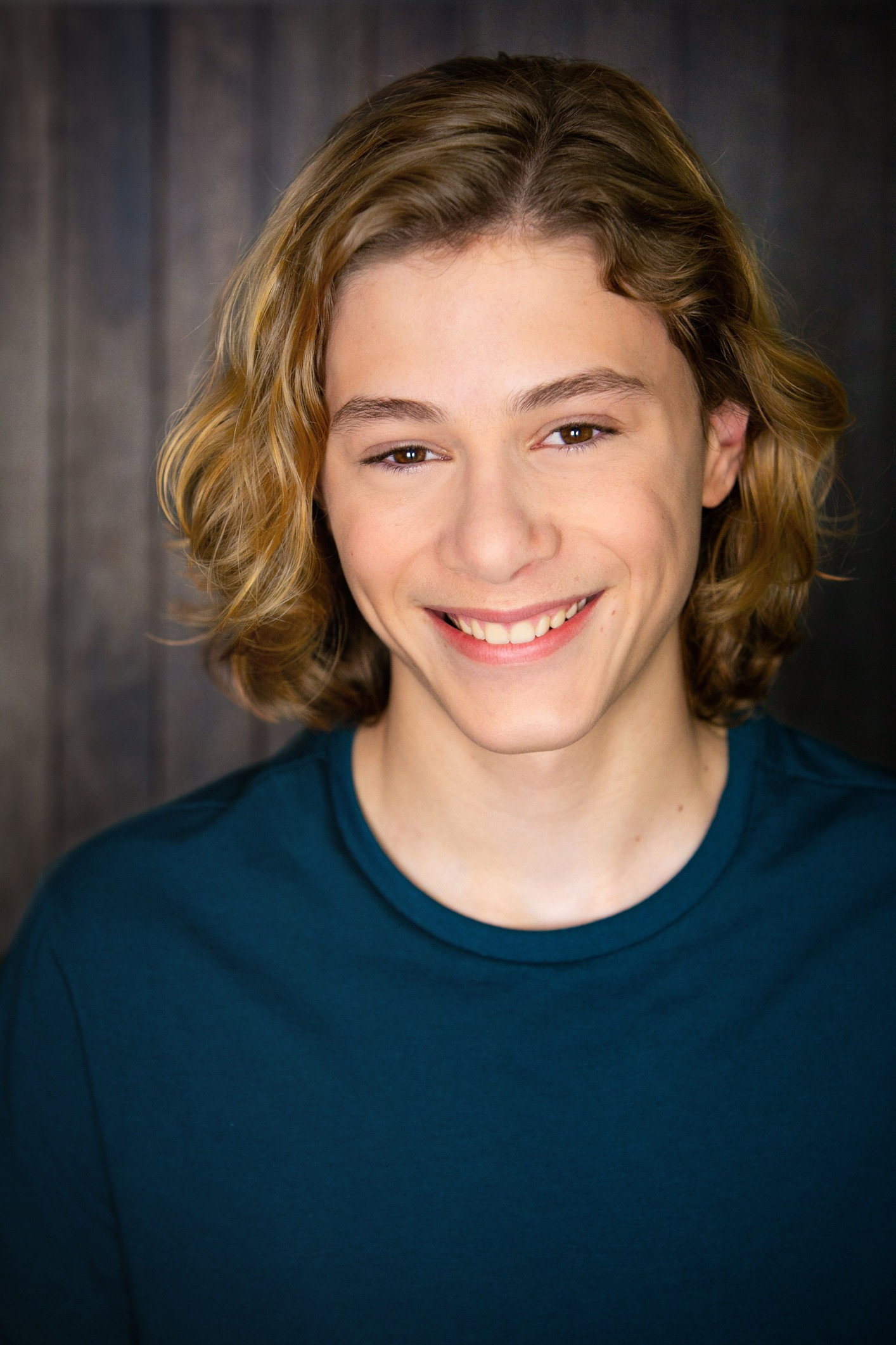 Dylan Neumeyer as 10 year old Alex in Loco