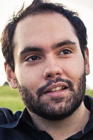 Fábio Leal as Chico in Follow the Protocol
