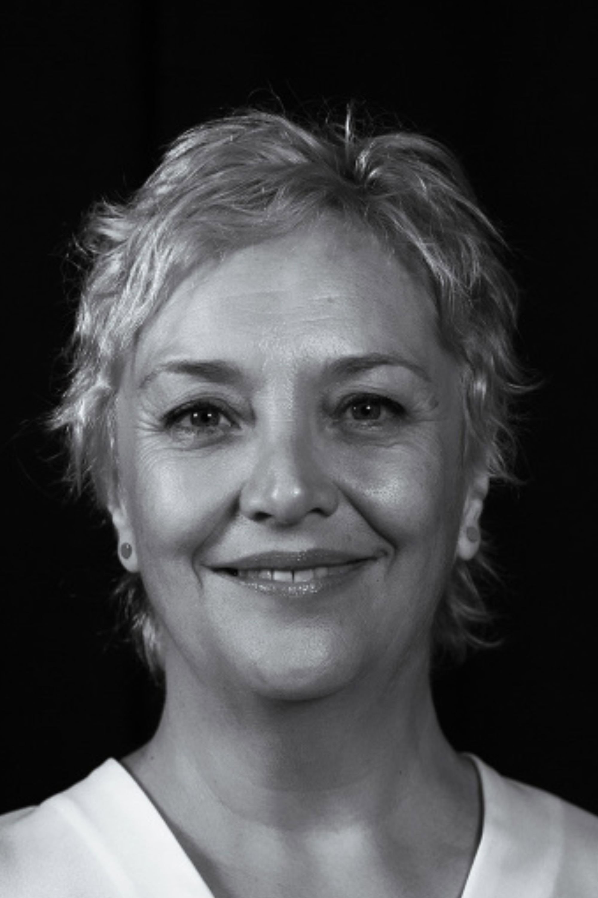 Hilde van Wesepoel as Simonne Arens in Forget Barbara: The Musical