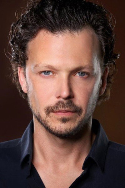 Guilherme Berenguer as Jó in A Vida de Jó