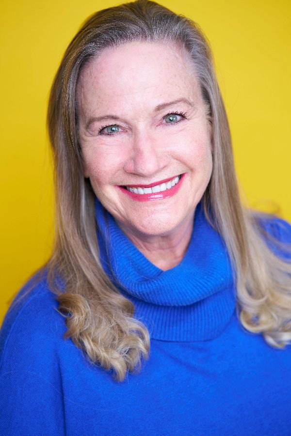 Amy Treat as Kim Holland in Journey to Love