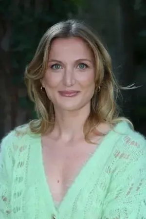Johanna Piaton de Turckheim as Soeur de Jonathan in My 13