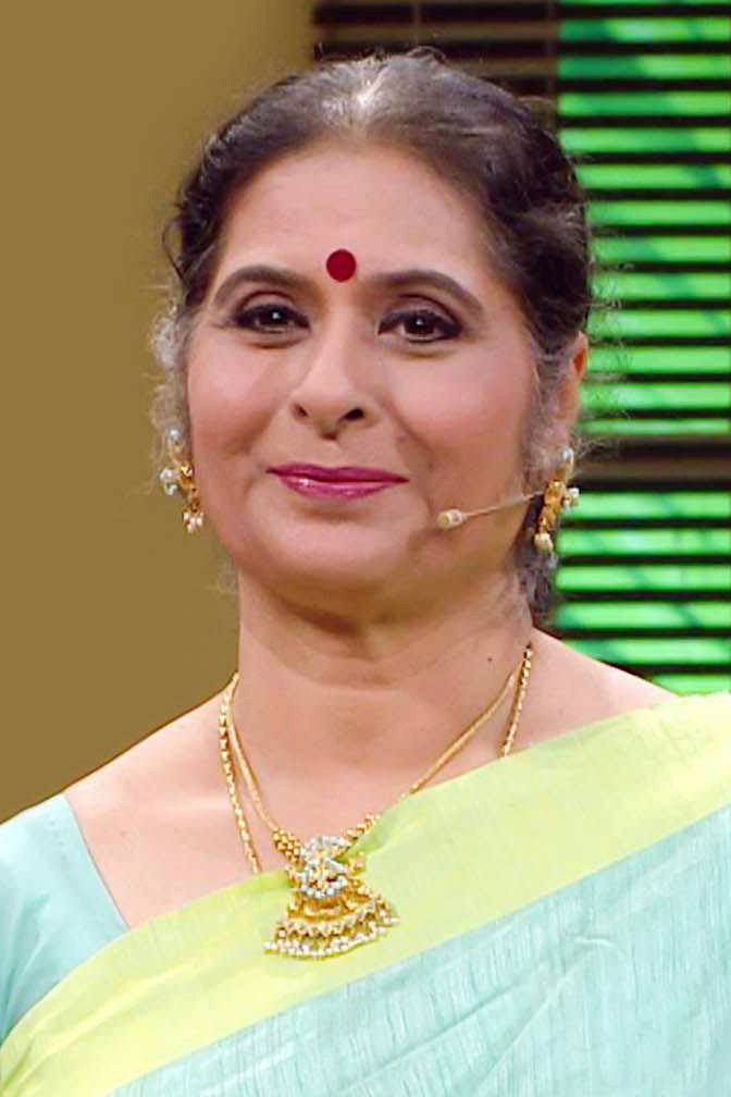 Vidhubala as Kala in Lisa