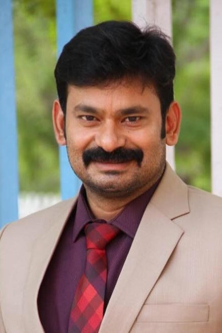 Vajja Venkata Giridhar as Santosh in Bad Trip