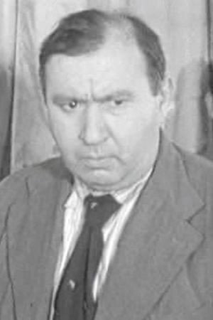 Иона Бий-Бродский as Consul in Capt. Grant's Family