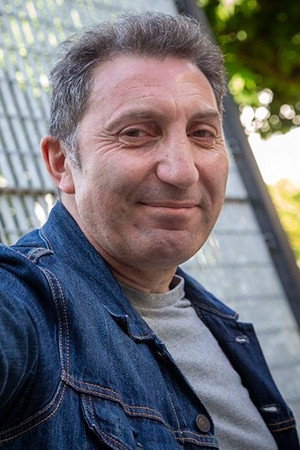 Víctor Fábregas as Fran in 18 Meals