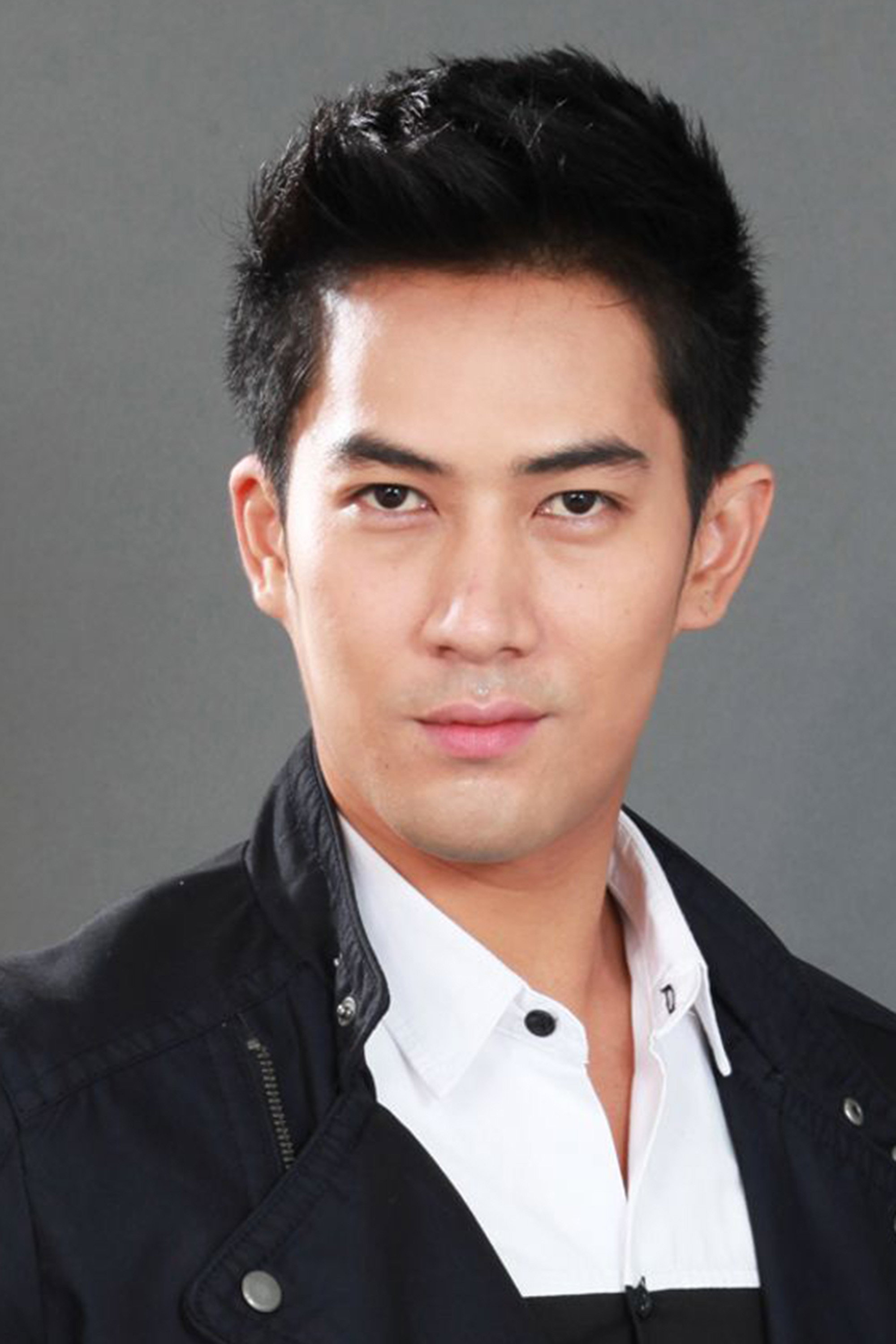 Nutt Atirutt Singhaaumpol as Suea in Love U Kohk-E-Kueng