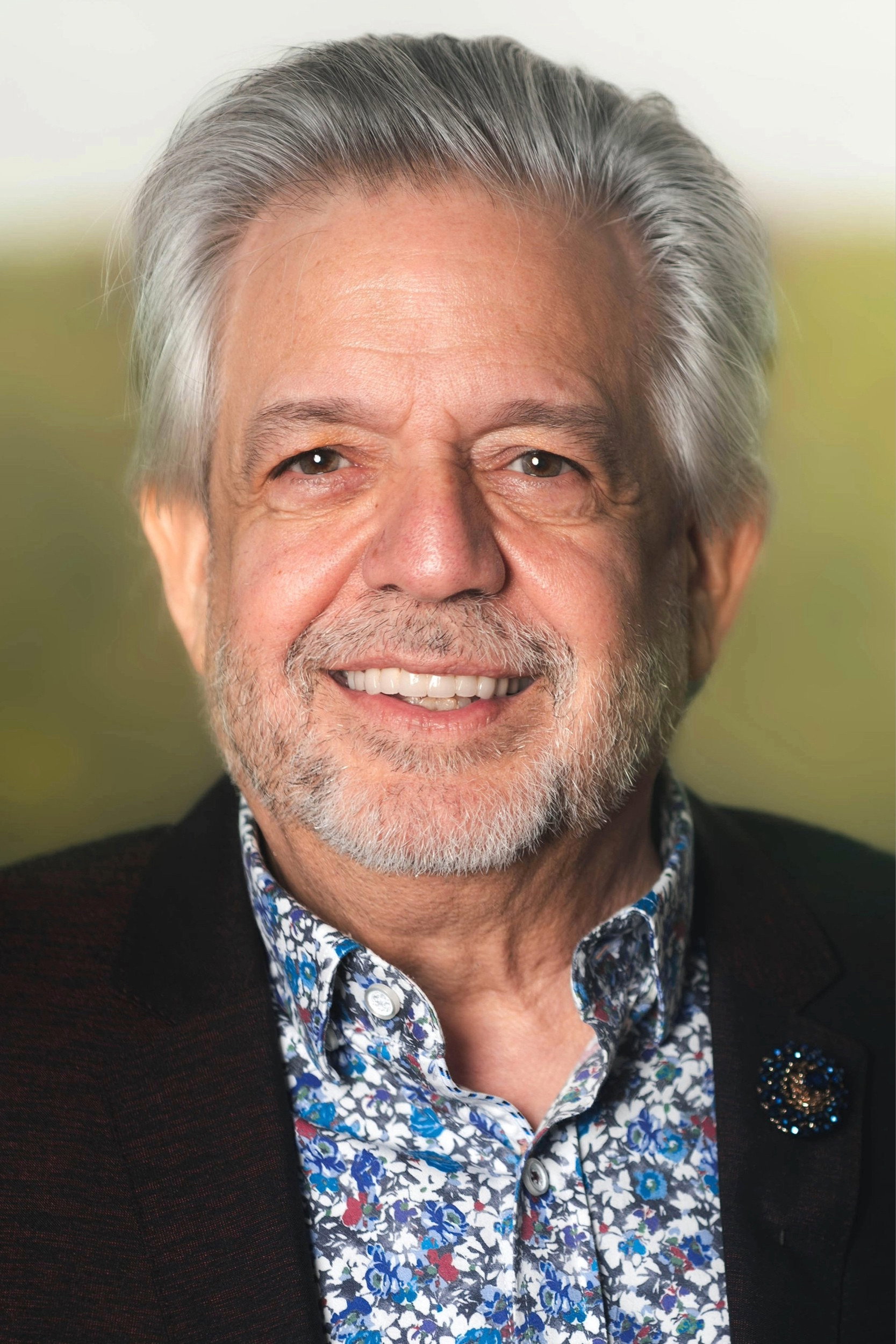 Luis A. Miranda Jr. as Self in Siempre, Luis