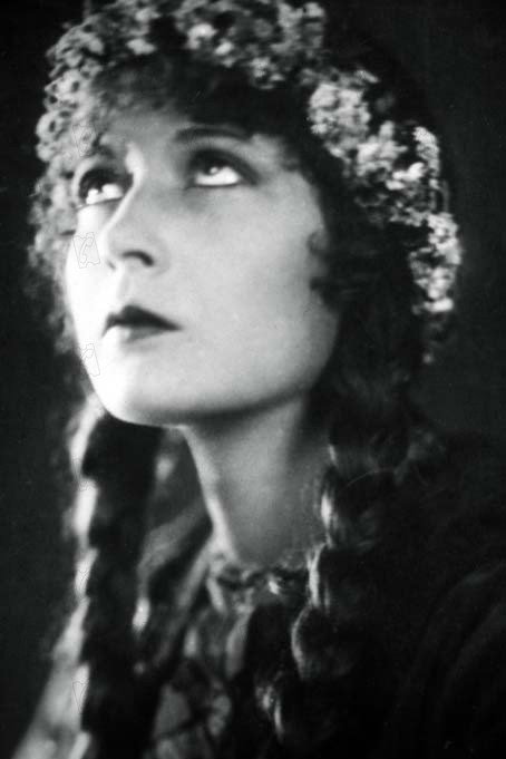 Édith Jéhanne as Tarakanova/Soeur Dosithée in Tarakanova