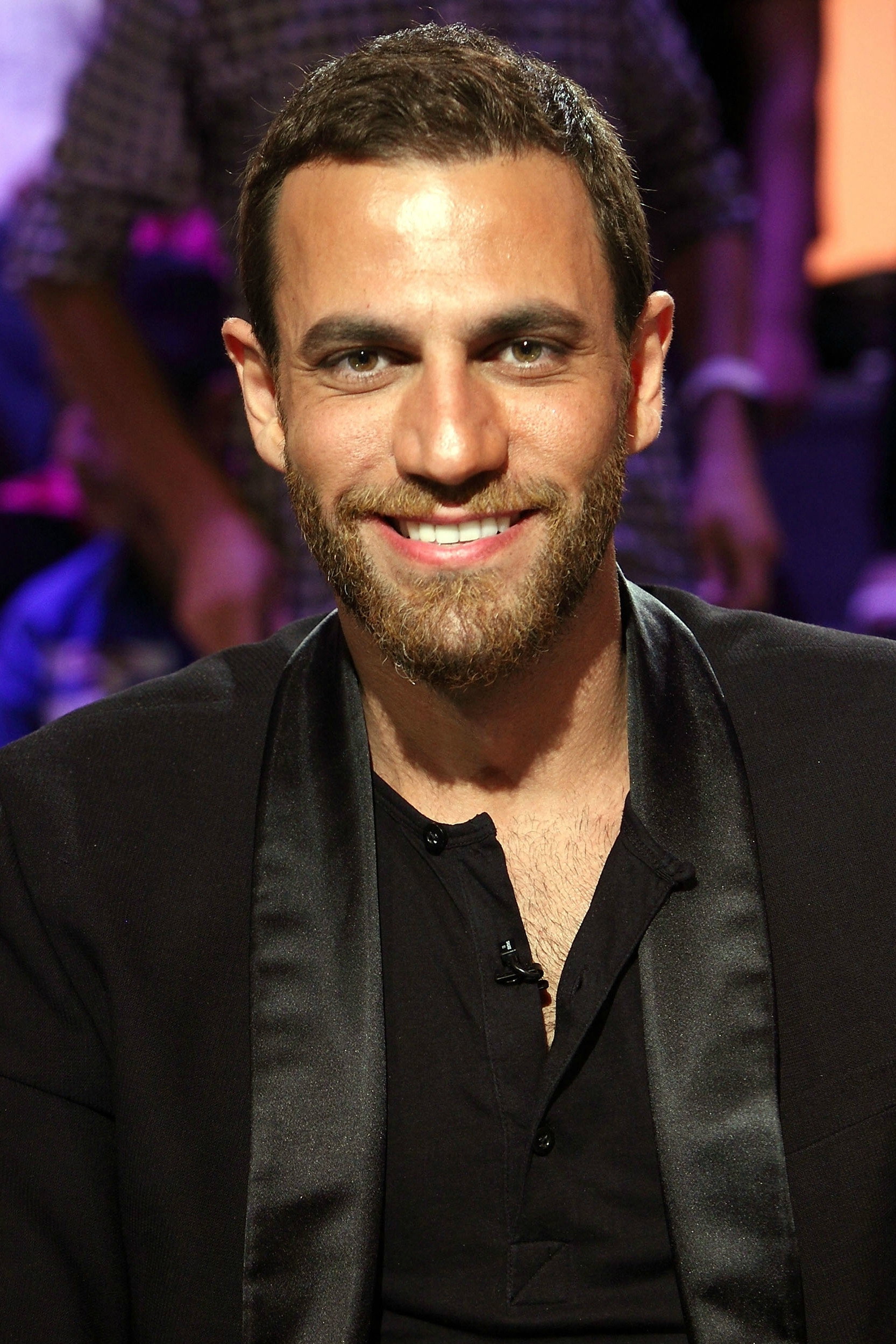 نيكولا معوض as أسامة in Al-Ameera: Thill Haita