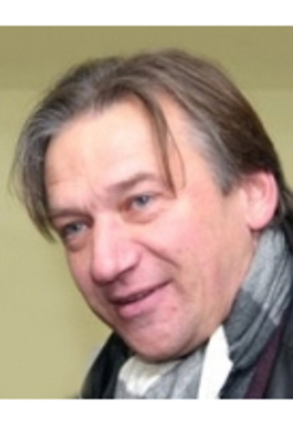 Edward Tomas as Jan Velínský in Letící delfín