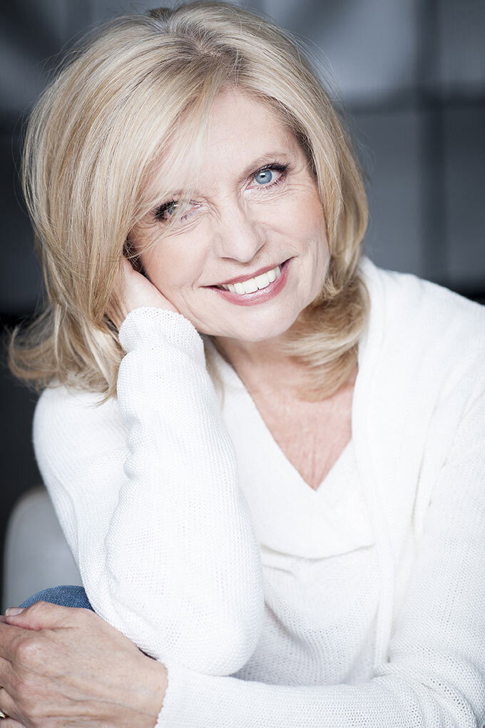 Sabine Postel as Sabine Engel in Wilder Westen inclusive