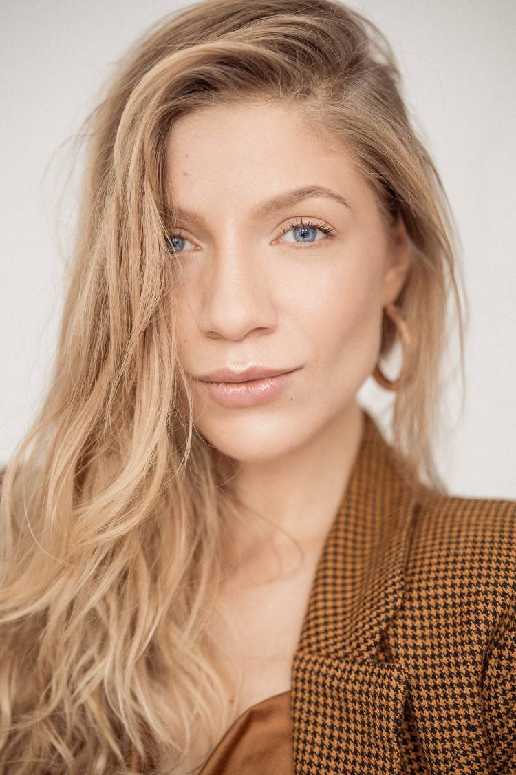 Weronika Lesiak as Mother in Rage of Stars