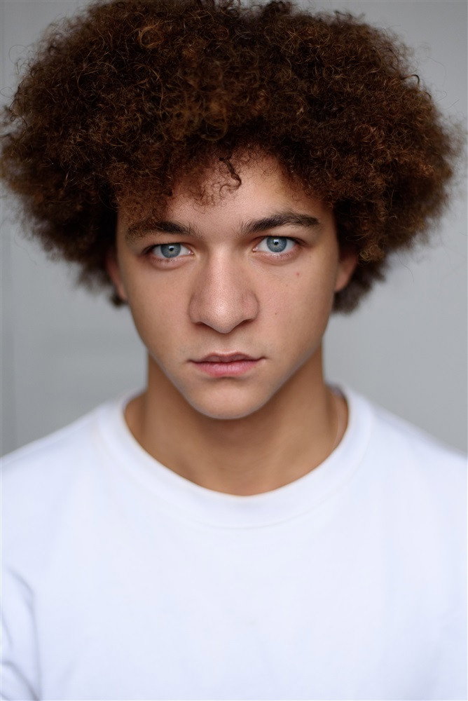 N’landu Lubansu as Yanis Toussaint in SKAM France