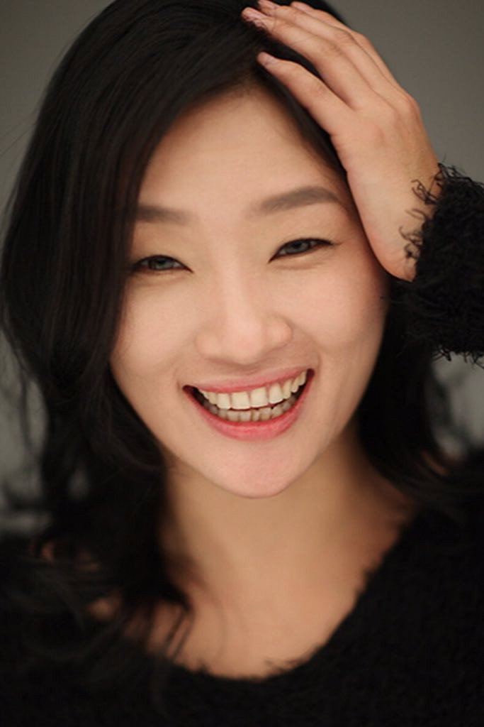 김상현 as Hyun-ah in Sisters on the Road