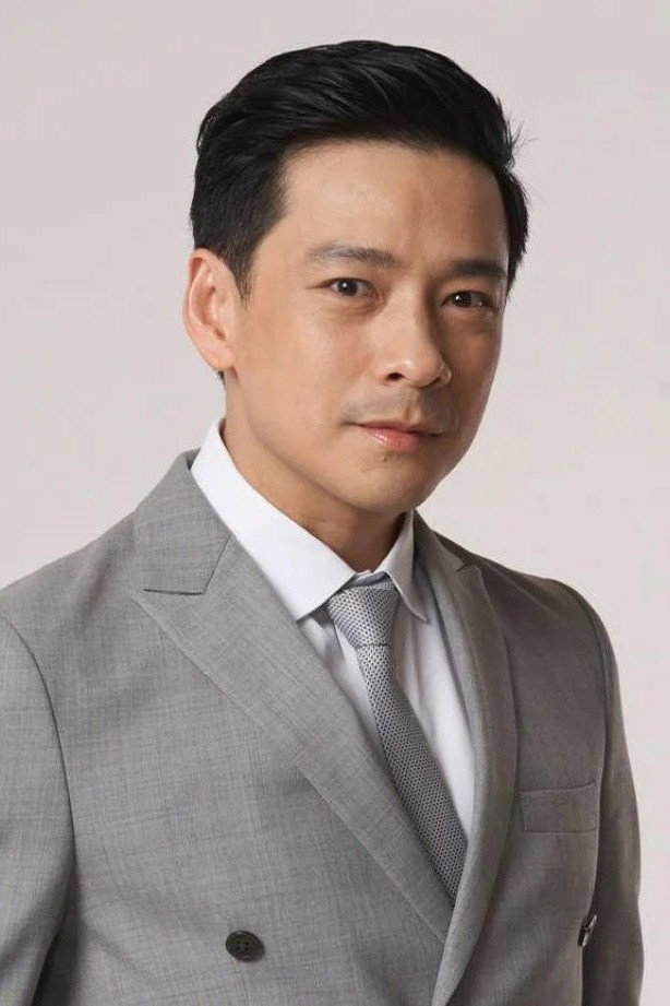 วรรธนะ กัมทรทิพย์ as Khampan in The Golden Silkworm