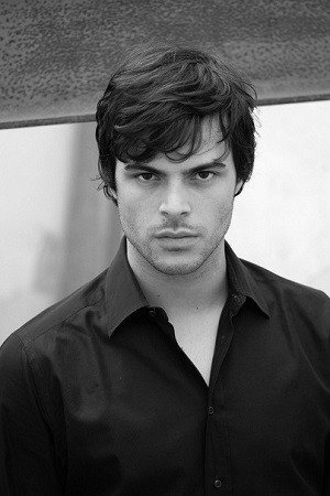 Guglielmo Scilla as Gino in Una canzone per te