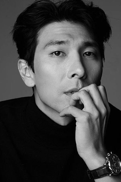 이상원 as Detective Lee in The Chronicles of Evil