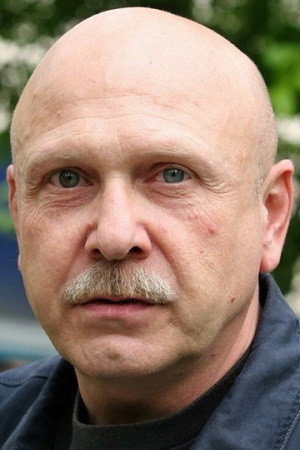 Игорь Старосельцев as Dronov in Silent Partner