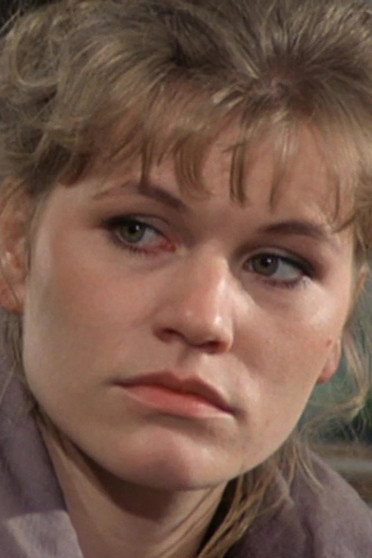 Anne Kasprik as Simone Watzke in Plötzlich Millionär
