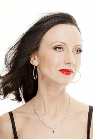 Karen Egan as Fiona in The Bright Side