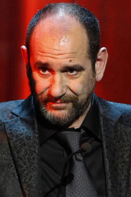 Karra Elejalde as Enrique Moliner in La Fortuna