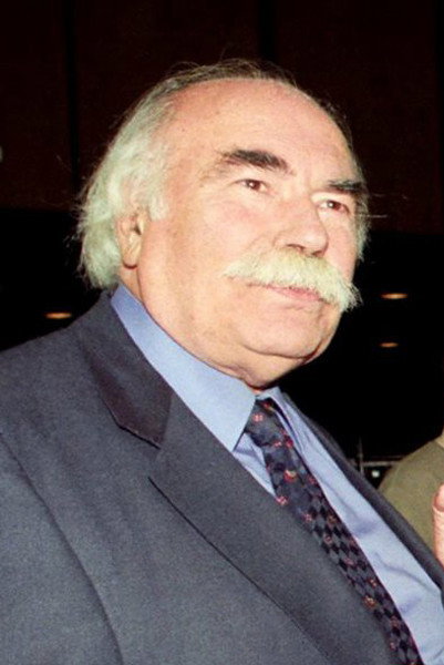 Νίκος Κούρος as Mr. President in The Fox