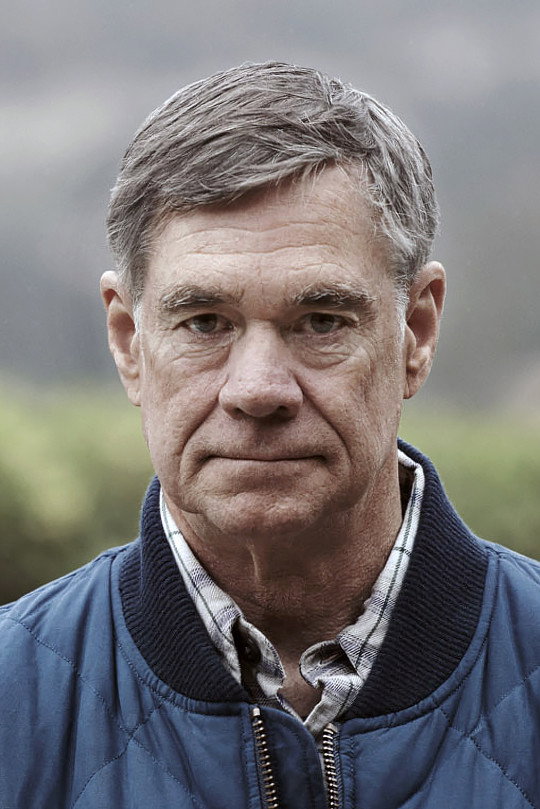 Gus Van Sant as Self in Strange Parallel