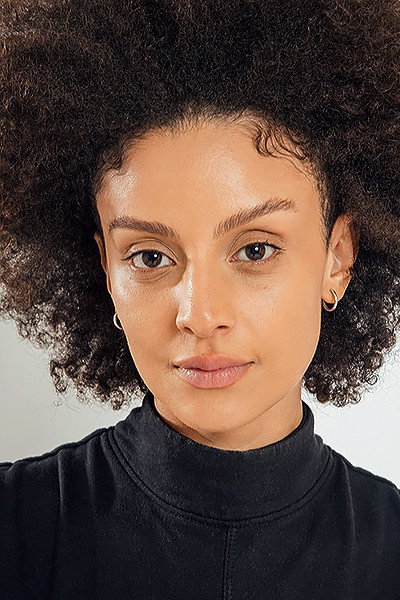 Gabriela Correa as Rachel in The Pastor and the Revolutionary