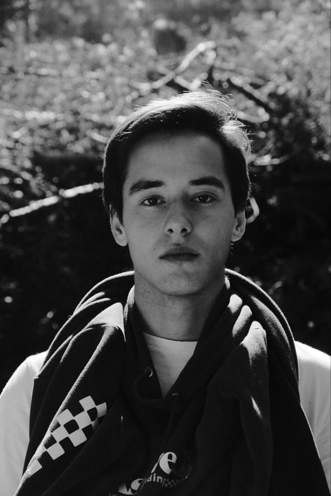 Jaime Vellón as Monje 1 in Silencio