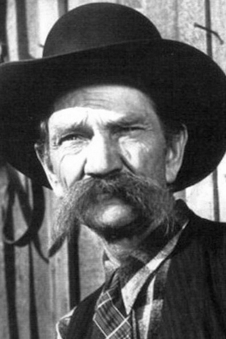 Hank Bell as Slim Hawks in The Scrappin' Kid